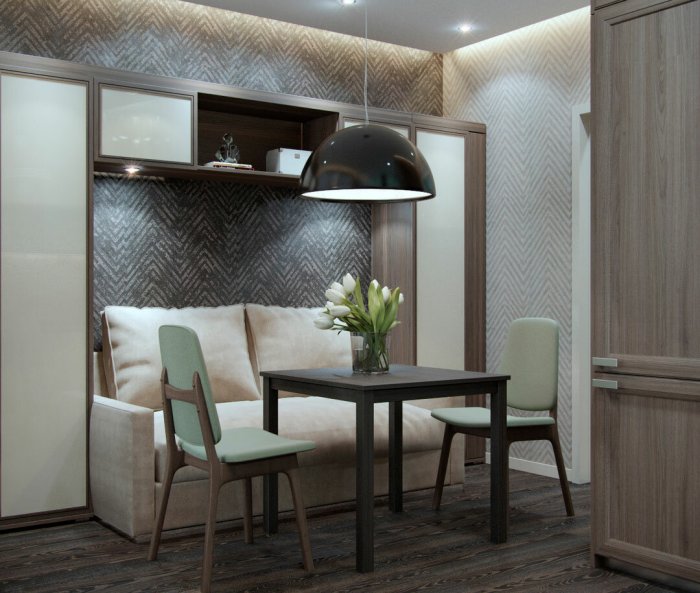 Круглый стол у стены