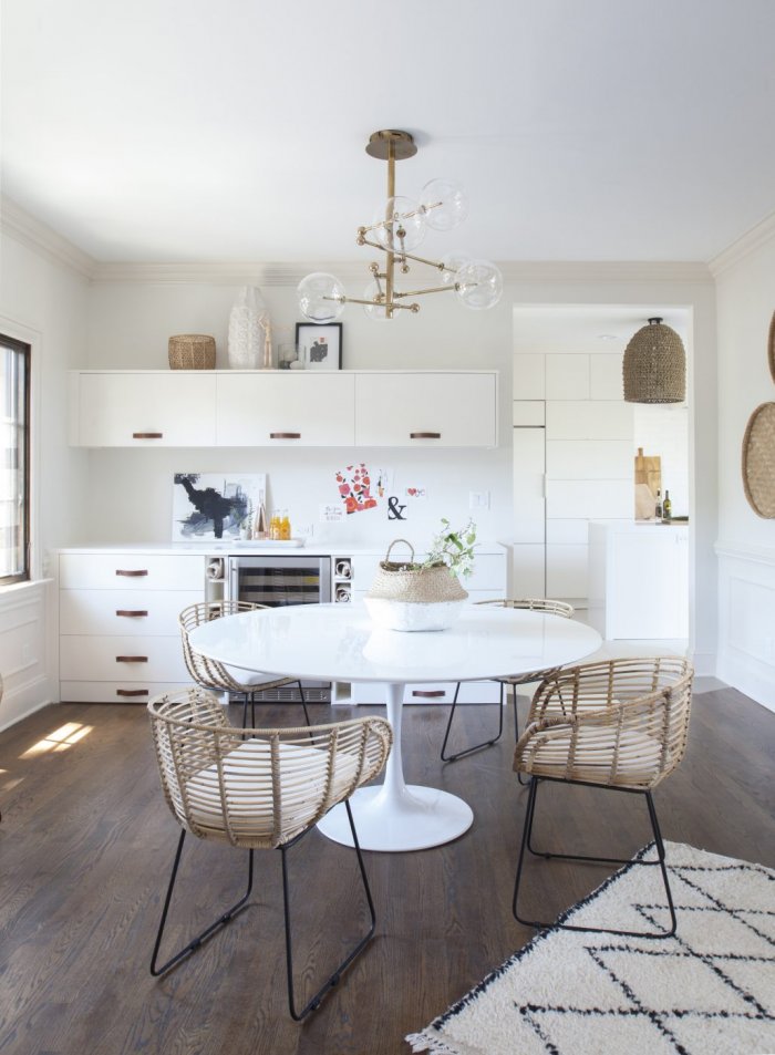 Полочки над обеденным столом