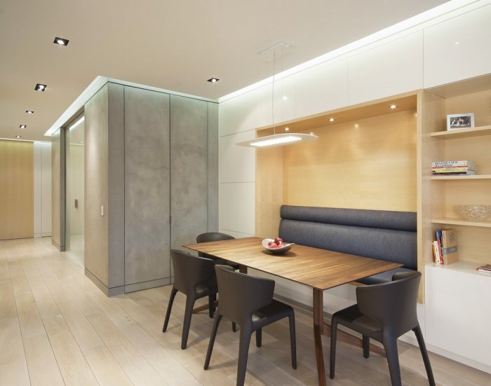 Обеденная зона в небольшой гостиной