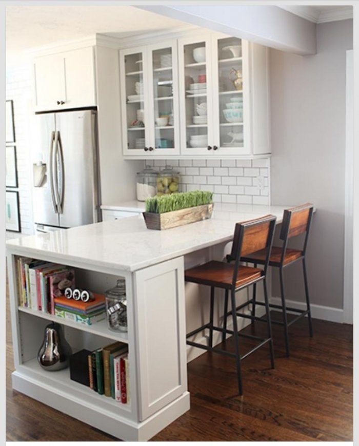 Черные стулья для кухни в интерьере