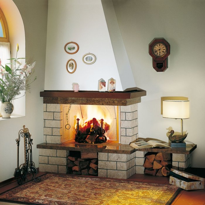 Угловой камин