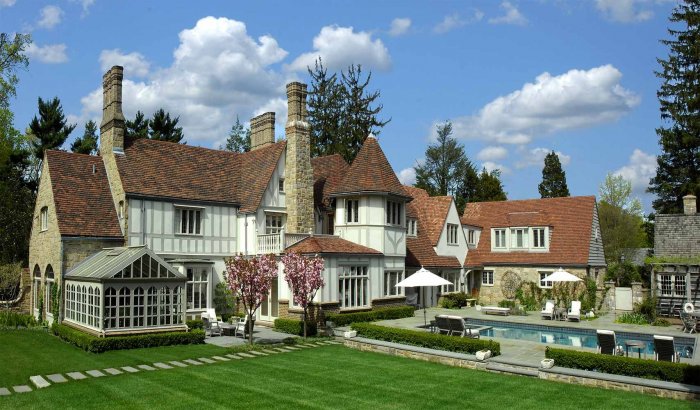 Дом в Тюдоровском стиле