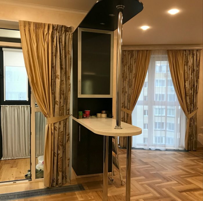 Шторы в гостинную совмещенную с Кузней