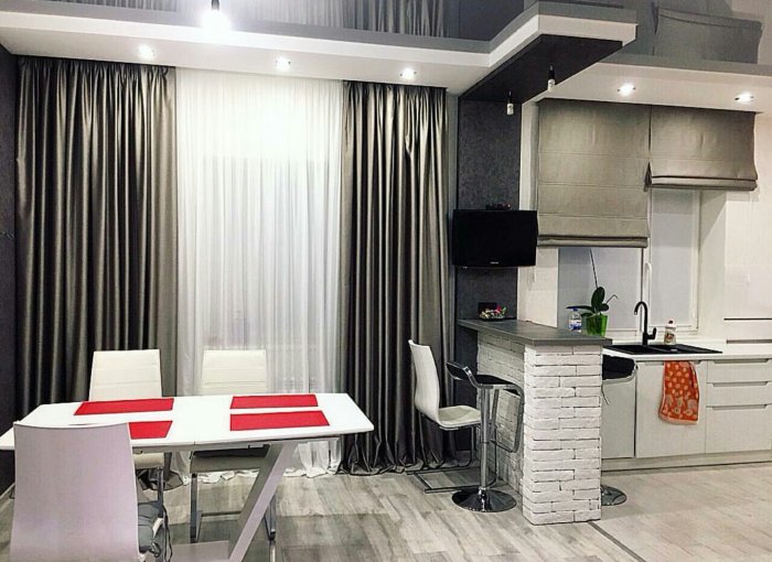 Стильные шторы на кухню гостиную