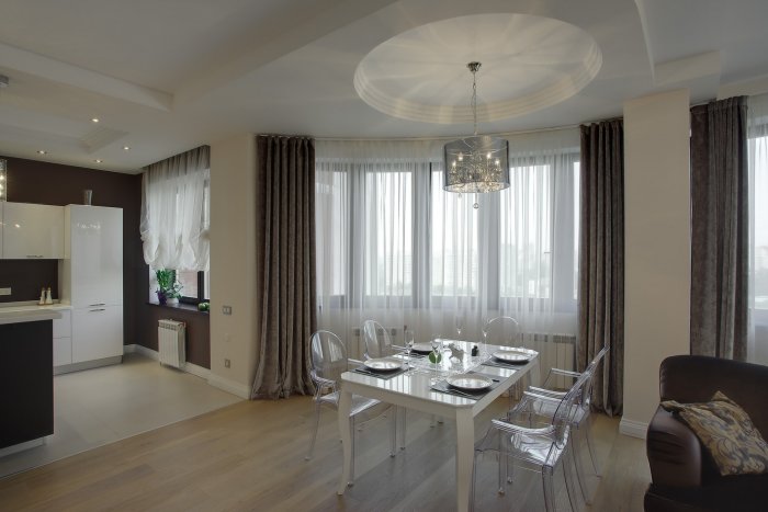 Шторы в гостиную совмещенную с кухней