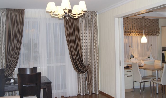 Шторы в гостиную совмещенную с кухней из 2-х окон