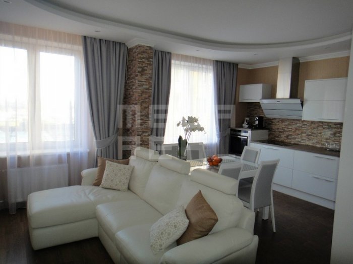 Шторы в гостинную совмещенную с Кузней