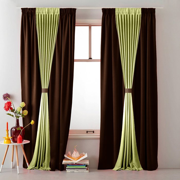 Корица фиолетовым цветом в шторах