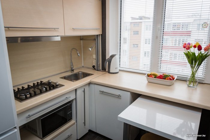 Подоконник-столешница на кухне в хрущевке