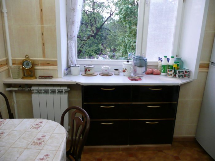 Кухня под подоконник в хрущевке