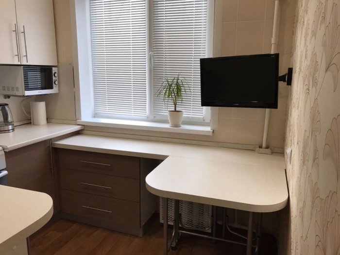 Дизайн кухни 16кв с небольшим окном