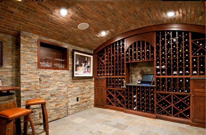 Ставрос винный погреб