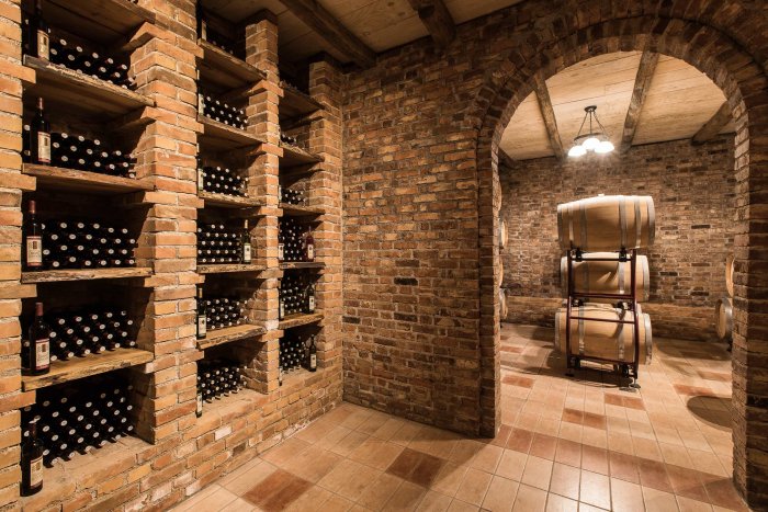 Винный погреб в гараже