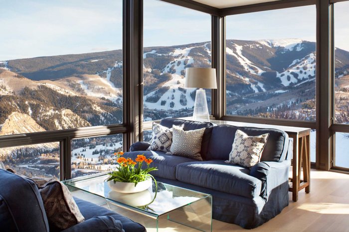 Красивый вид из окна