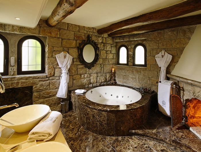 Ванна в стиле средневековья