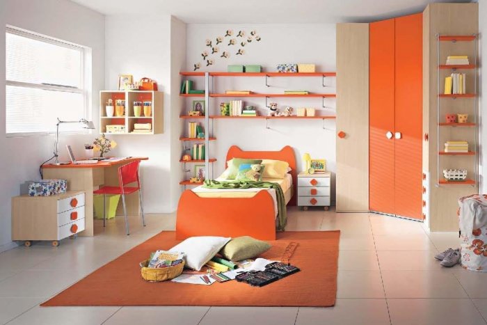 Оранжевая комната для подростка