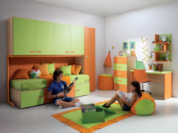 Детская мебель зелено оранжевого цвета