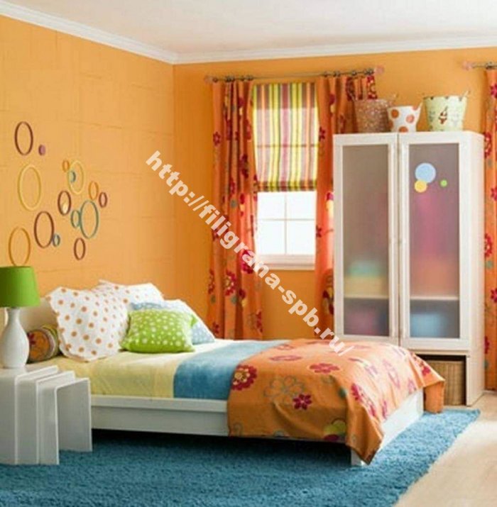 Оранжевый цвет стен в детской