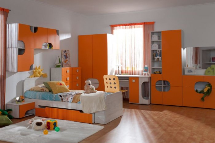 Оранжевая комната для подростка