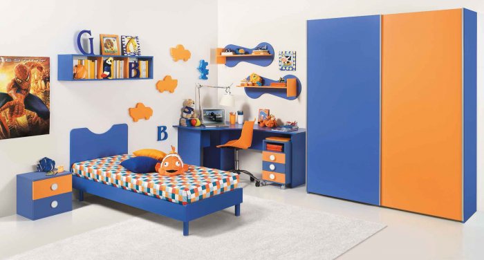 Детская в сине оранжевом цвете