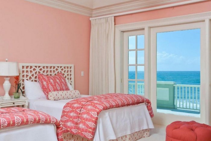 Светло персиковый цвет стен