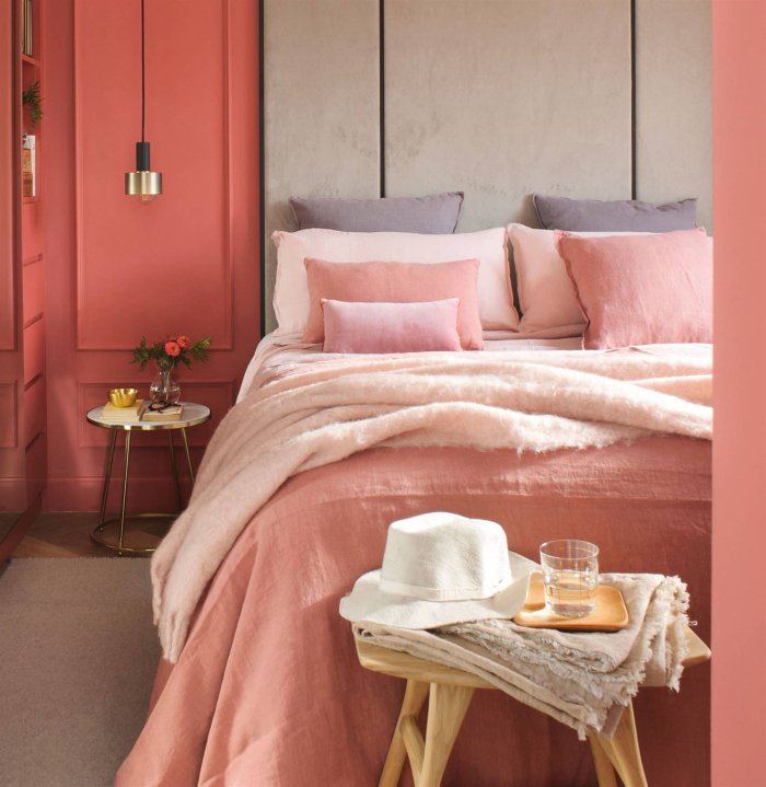 Коралловые шторы в интерьере