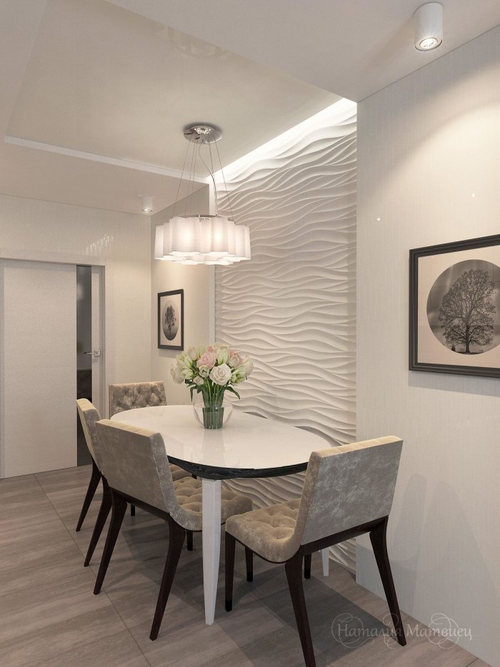 Стена возле обеденного стола
