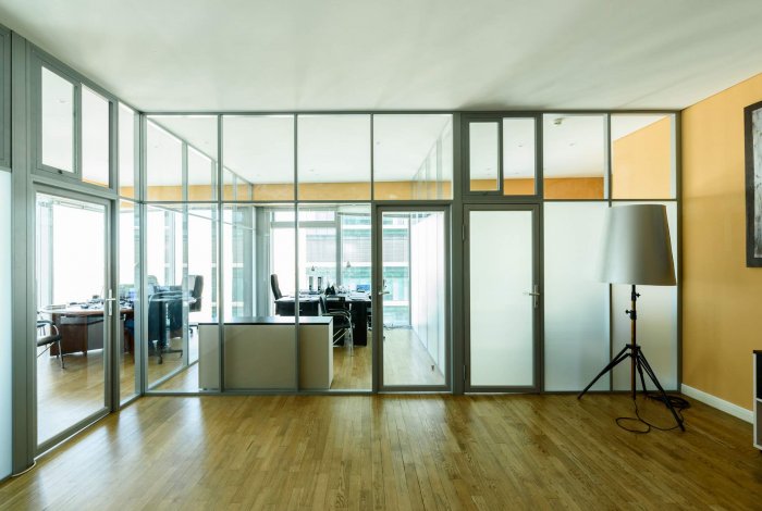 Передвижные стеклянные перегородки