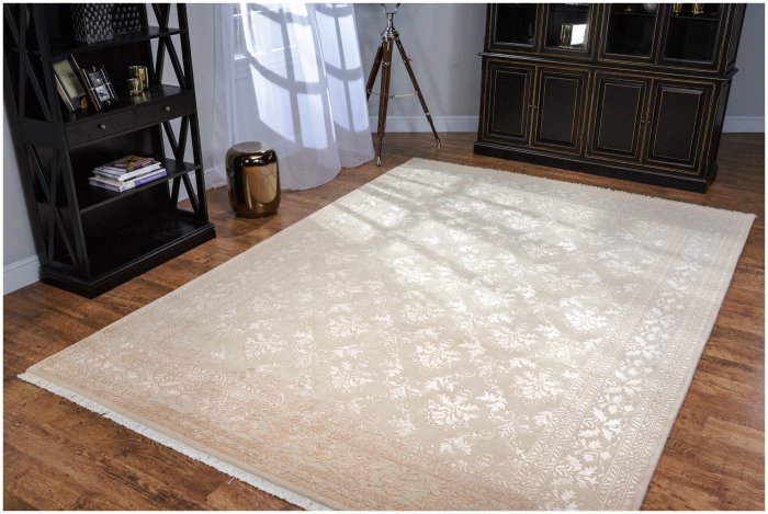 Ковер бежевый