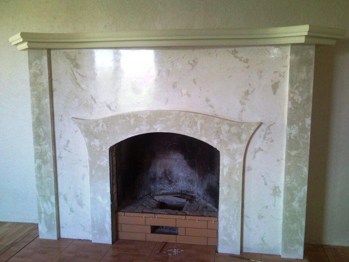 Трехсторонний камин и венецианка