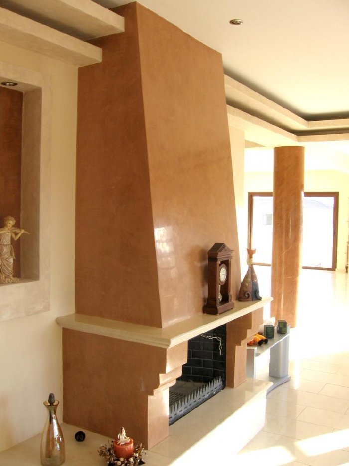 Венецианская штукатурка камина