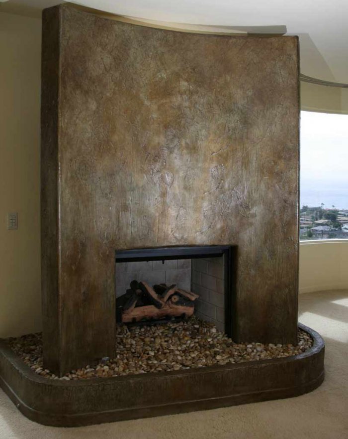 Современный камин из мрамора