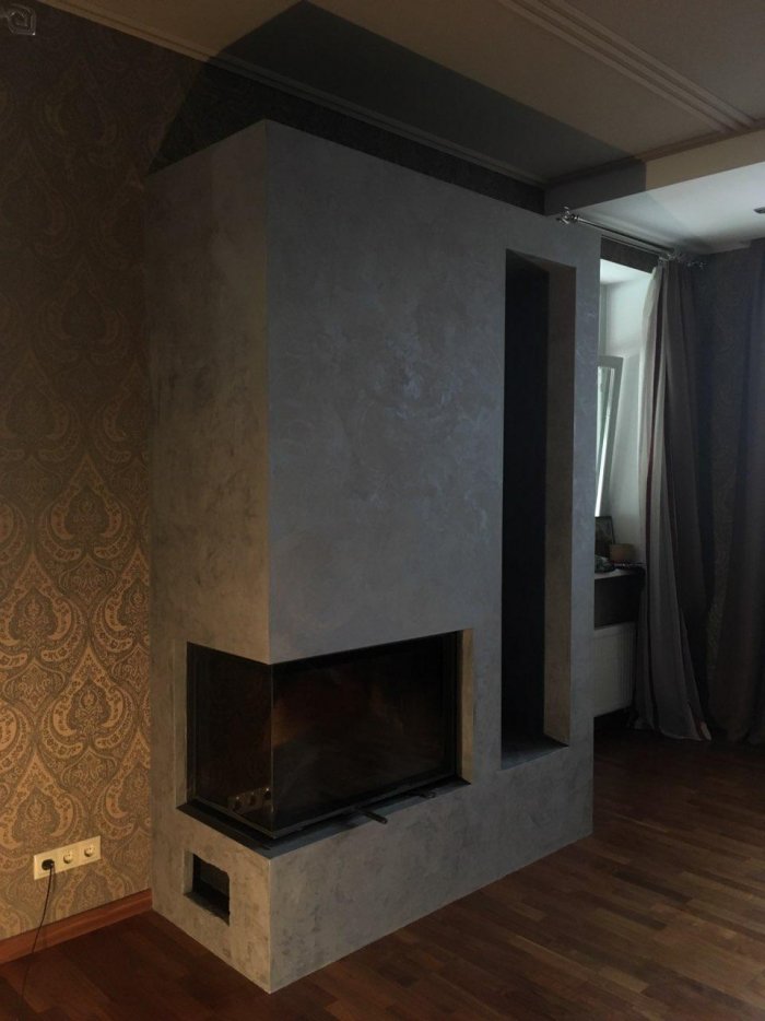 Отделка камина венецианской штукатуркой