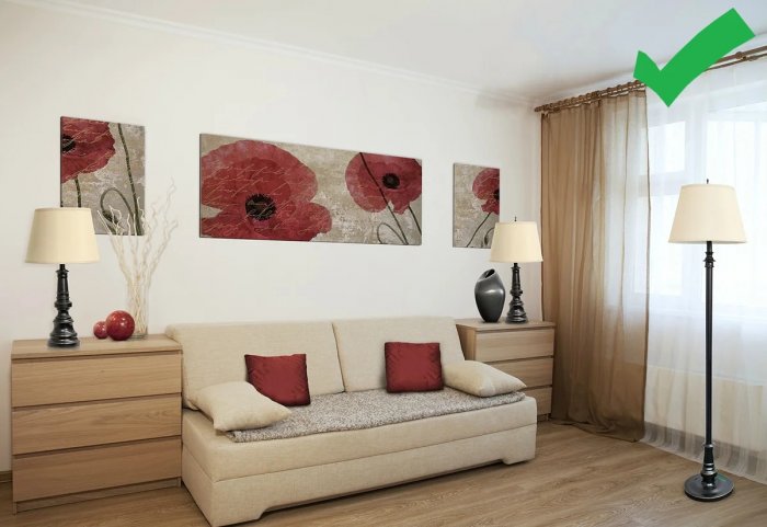 Маленькая гостиная с диваном