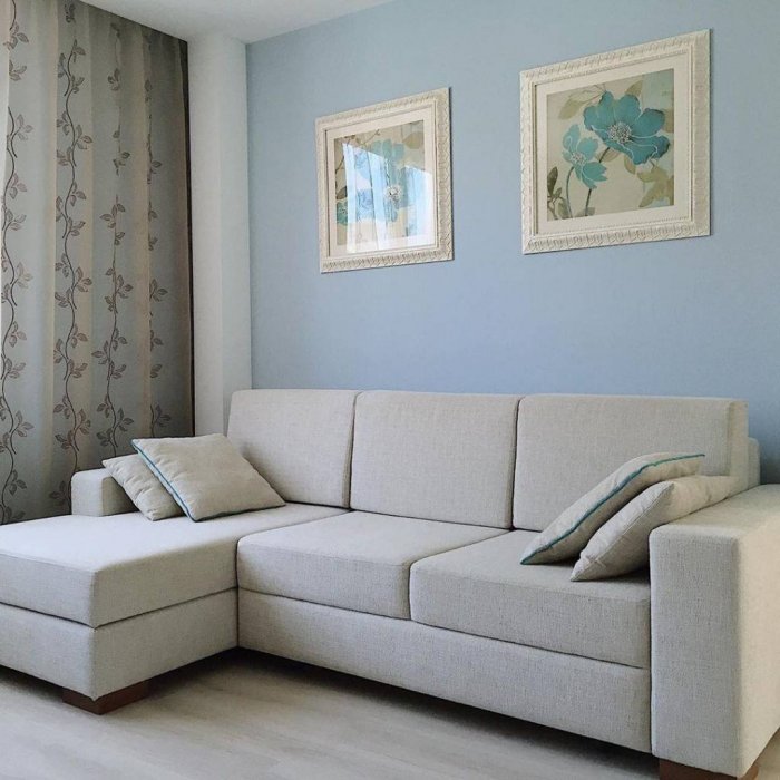 Угловой диван в маленькой гостиной