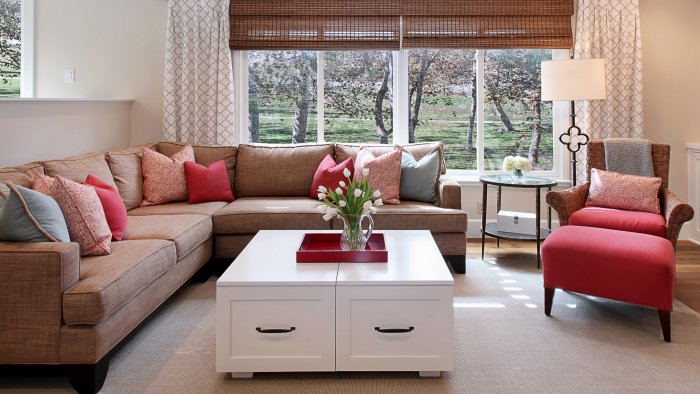 Комната с двумя диванами