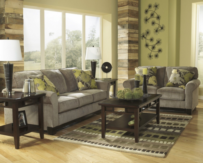 Оливковый диван в интерьере