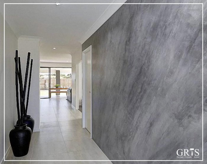 Серая декоративная штукатурка в интерьере