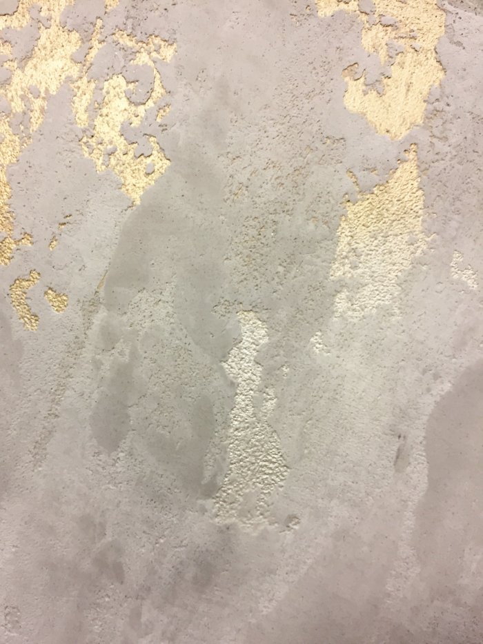 Венецианская штукатурка с золотыми прожилками