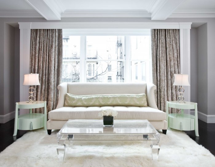 Шторы в комнату с белой мебелью
