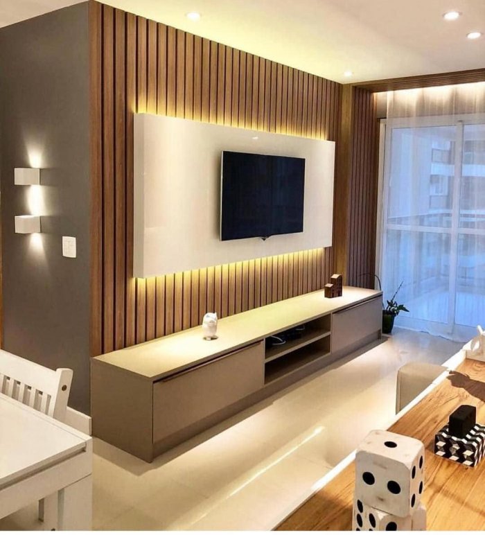 Панель за телевизором