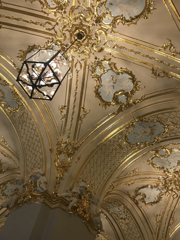Потолок рококо стены рококо