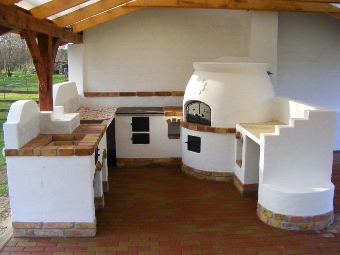 Дровяная печка для летней кухни