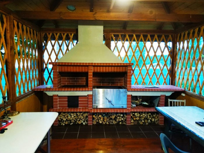 Теплая беседка с печкой