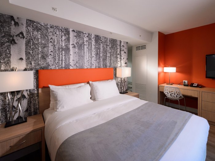 Интерьер современной спальни с Северной стороны