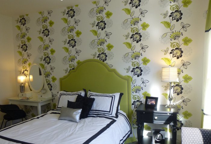 Обои для спальни комбинированные зеленые