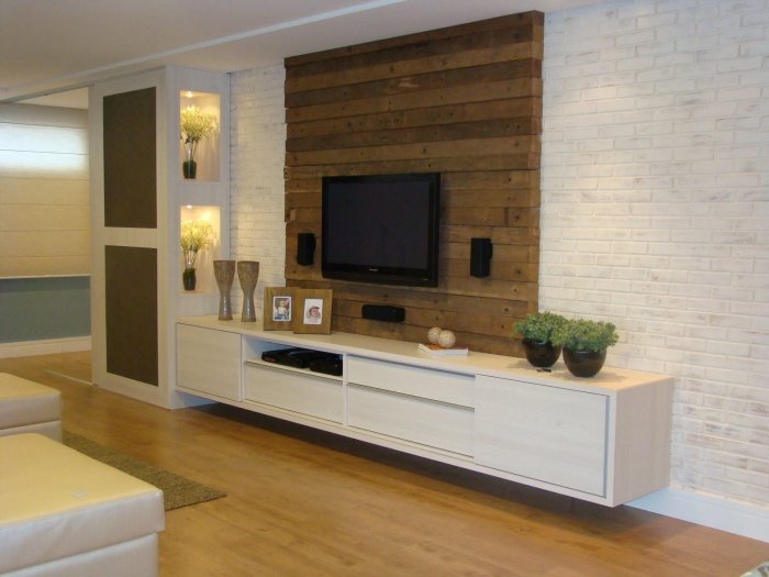 Стеновая панель за телевизором