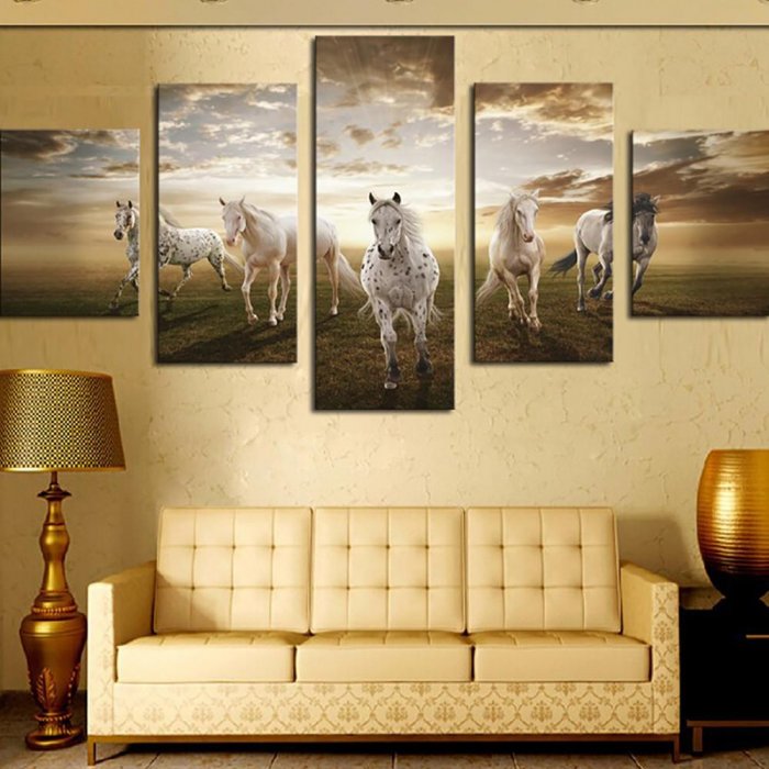 Картину в зал над диваном