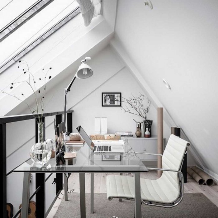 Лофт с антресольным этажом на мансарде