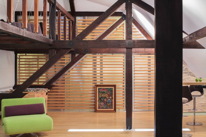 Деревянная мансарда лофт